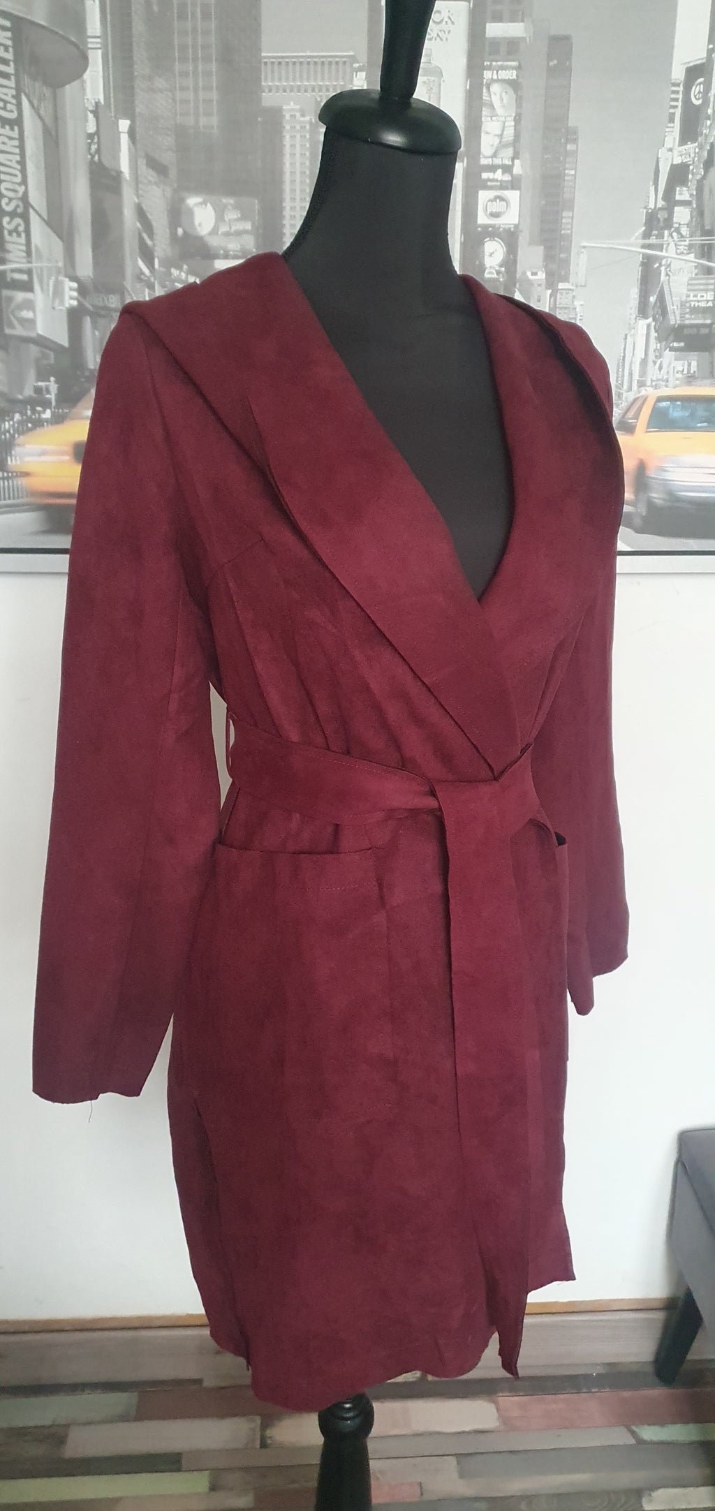Manteau long bordeaux style suédine