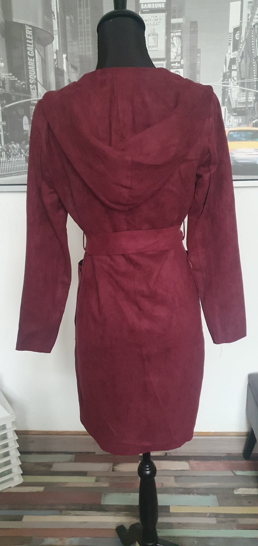 Manteau long bordeaux style suédine