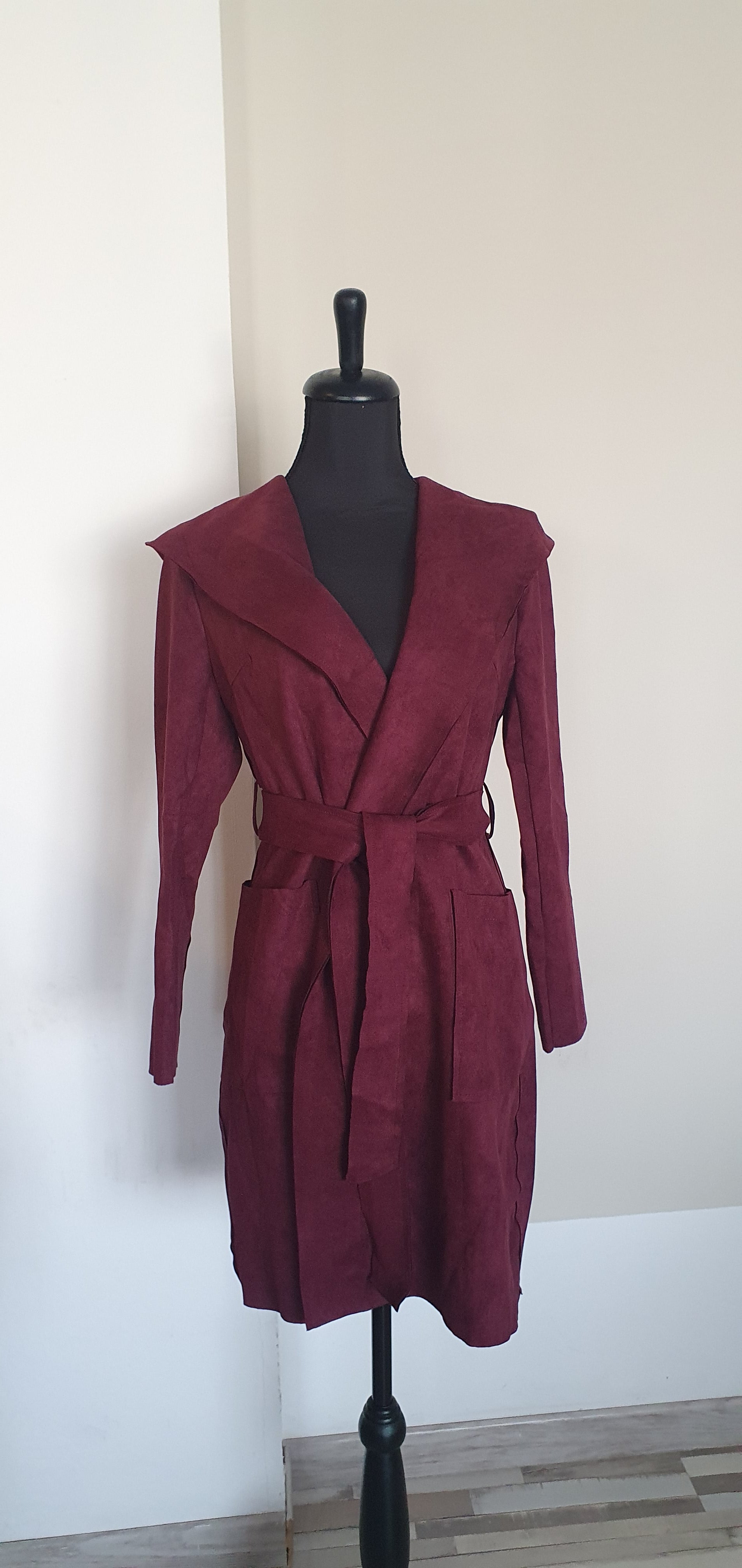 Manteau long bordeaux style suédine